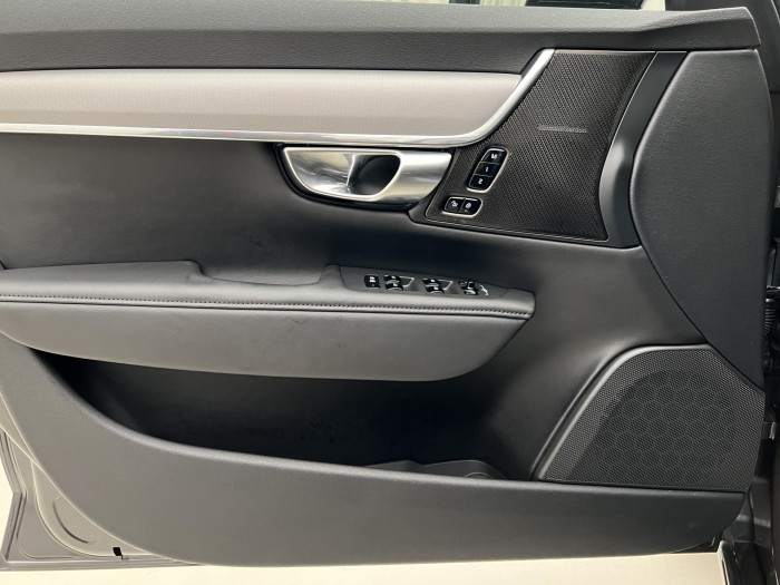 Volvo V90 T6 AWD RECHARGE PLUS DARK AUT
