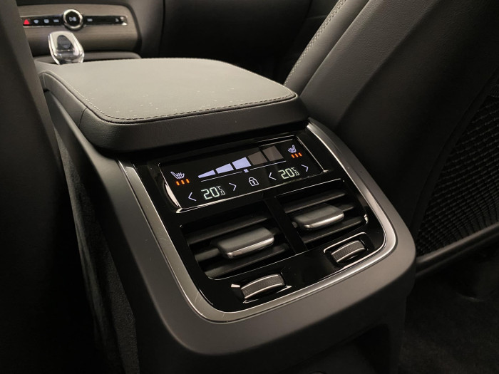 Volvo XC90 T8 AWD PLUS DARK RECHARGE AUT