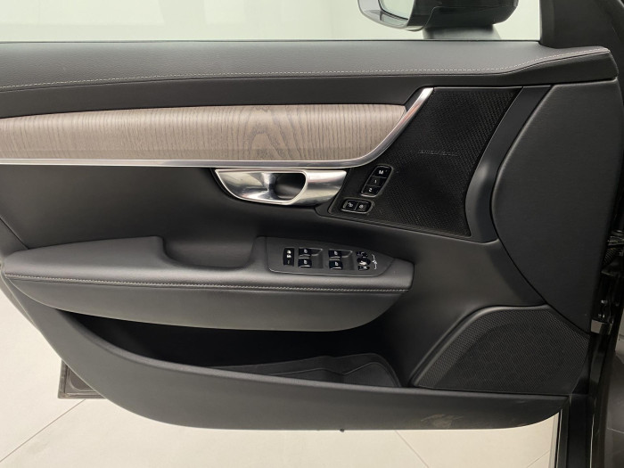 Volvo V90 CC B5 AWD MOMENTUM AUT CZ 2.0 CC CC Momentum