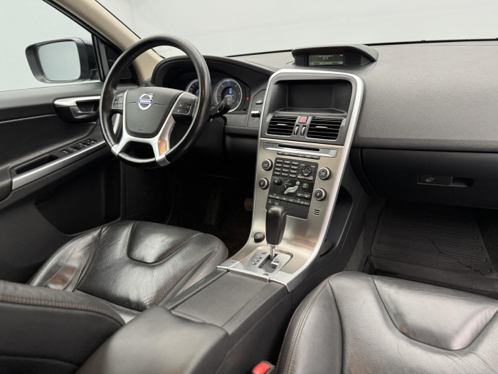 Volvo XC60 SUMMUM AUT CZ 1.maj 2.4 Summum