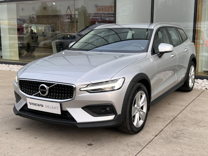Volvo V60 CROSS COUNTRY B4 AWD Aut 1.maj