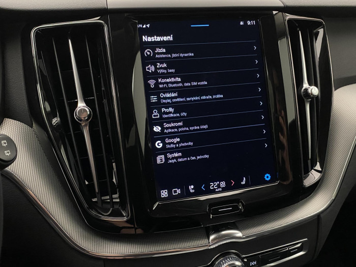 Volvo XC60 B4 AWD PLUS DARK AUT CZ