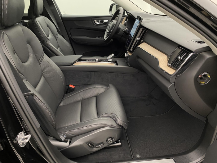 Volvo XC60 T6 AWD AUT DARK PLUS