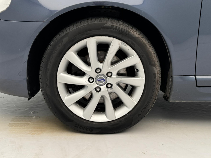 Volvo V70 D4 MOMENTUM CZ 1.maj 2.0 d Momentum