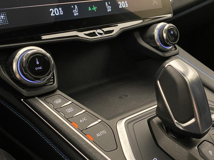 Lynk & Co 01 PHEV DCT AUT 1.maj. REZERVACE