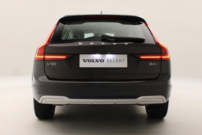 Volvo V90 CC B4 AWD PLUS AUT CZ 1.maj