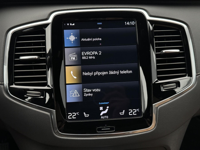 Volvo XC90 T8 AWD RECHARGE REZERVACE