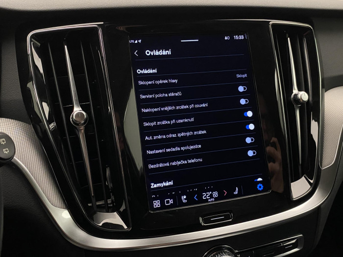 Volvo V60 B4 DARK PLUS AUT CZ