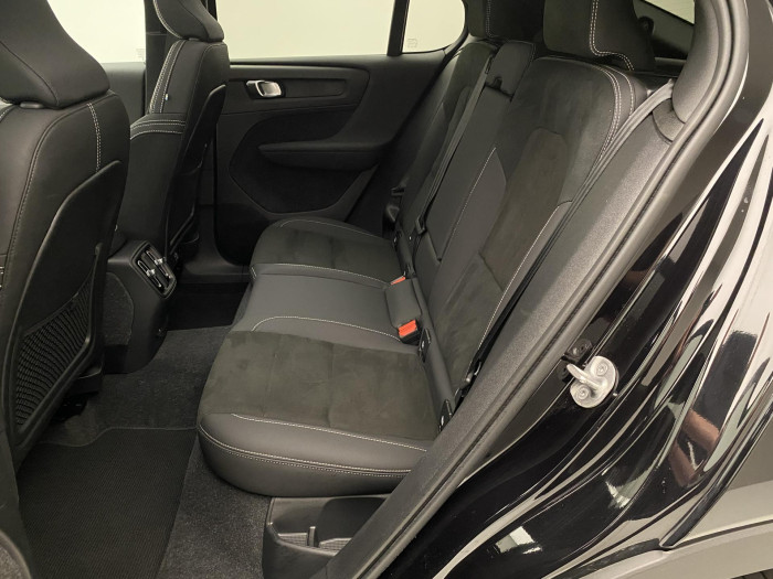 Volvo EC40 ULTRA BLACK EDITION TWIN MOTOR Edition