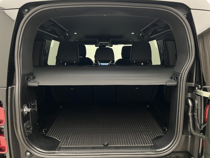 Land Rover Defender 110 D250 X-DYNAMIC SE AWD AUT 3.0 d Dynamic SE