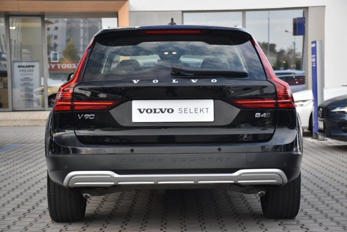 Volvo V90 CC B4 AWD PLUS AUT CZ 1.maj.