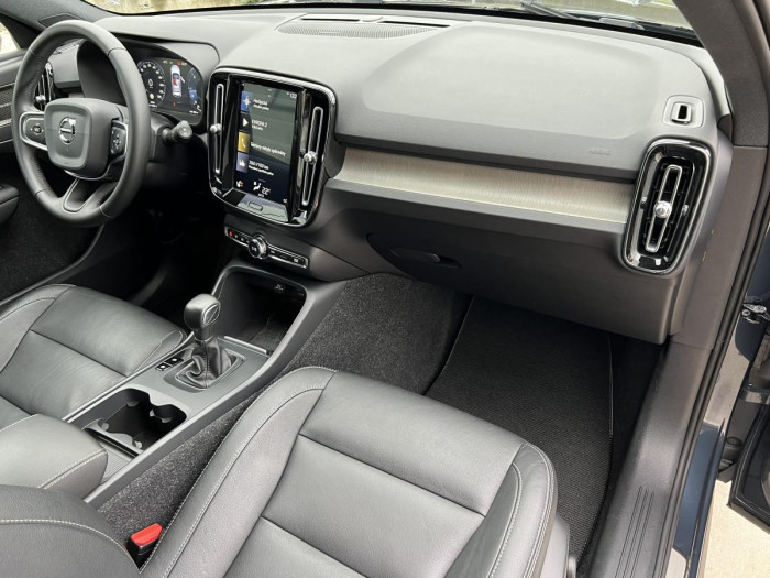 Volvo XC40 D3 INSCRIPTION 1.maj REZERVACE 2.0 d