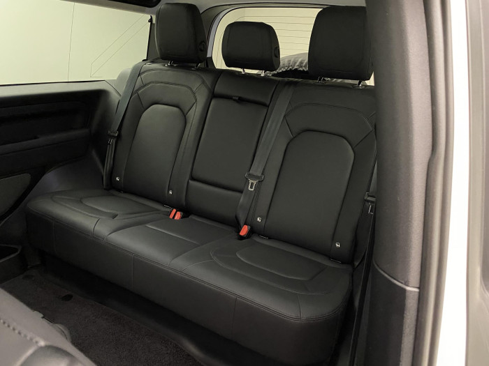 Land Rover Defender D250 SE AWD AUT REZERVACE 3.0 d SE