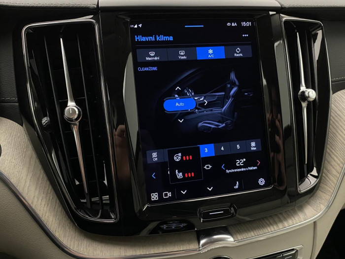 Volvo XC60 B5 AWD INSCRIPTION REZERVACE