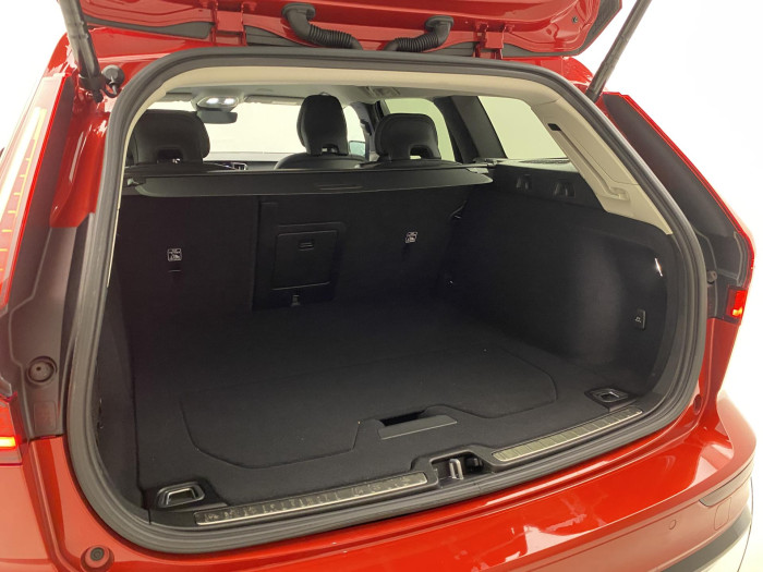 Volvo V60 B4 DARK PLUS AUT CZ