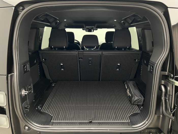 Land Rover Defender 110 D250 X-DYNAMIC SE AWD Aut 3.0 d Dynamic SE