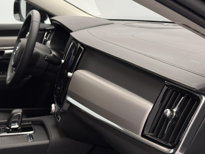 Volvo V90 CC B4 AWD PLUS BRIGHT AUT CZ