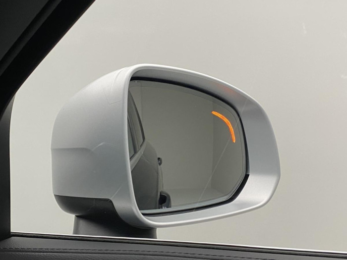 Volvo XC90 D5 AWD R-DESIGN REZERVACE 2.0 d