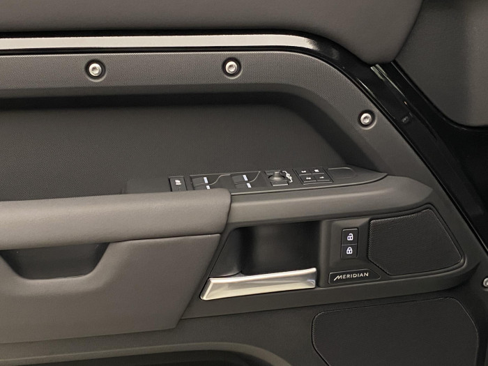 Land Rover Defender 110 D300 X-DYNAMIC SE AWD AUT 3.0 d Dynamic SE