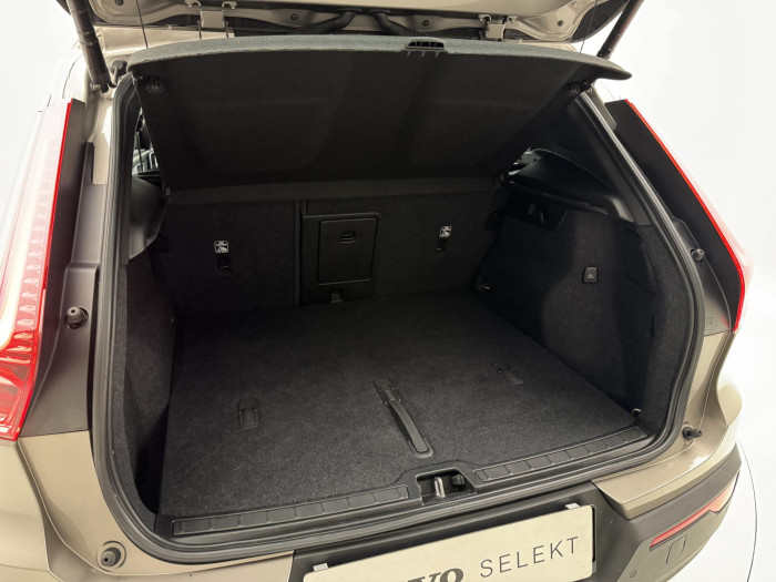Volvo XC40 T3 MOMENTUM AUT CZ 1.maj 1.5 Momentum