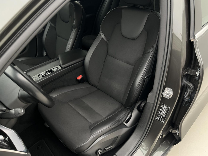 Volvo V60 B4 MOMENTUM AUT 2.0 Momentum