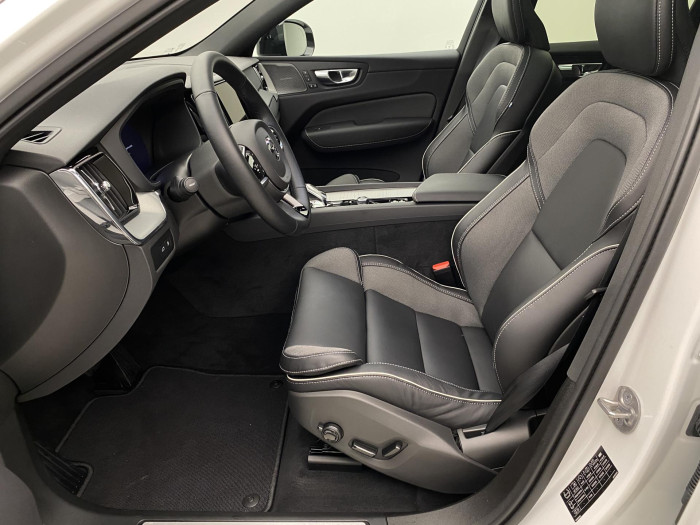 Volvo XC60 T6 AWD PLUG-IN DARK PLUS AUT