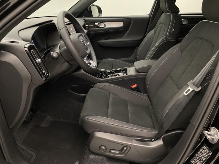 Volvo XC40 B4 AUT PLUS BLACK EDITION