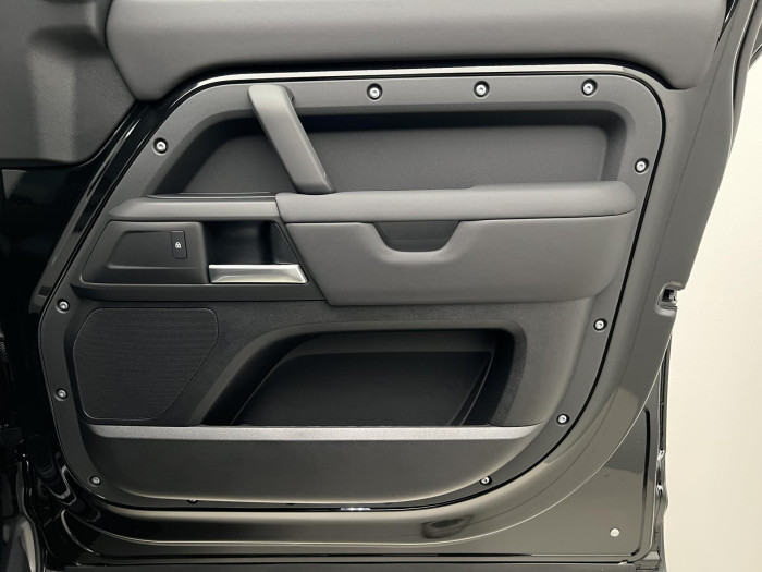 Land Rover Defender 110 D200 S AWD Aut 3.0 d