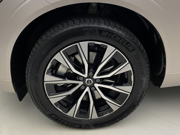 Volvo XC60 B4 AWD PLUS DARK AUT CZ