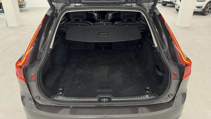 Volvo V90 T6 AWD INSCRIPTION REZERVACE