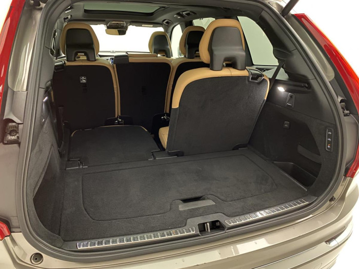 Volvo XC90 B5 AWD INSCRIPTION REZERVACE