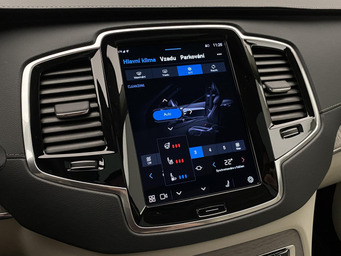 Volvo XC90 T8 AWD ULTRA DARK AUT CZ 7m