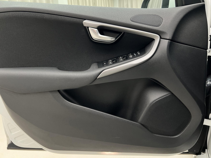 Volvo V40 T2 MOMENTUM AUT CZ 1.5 Momentum