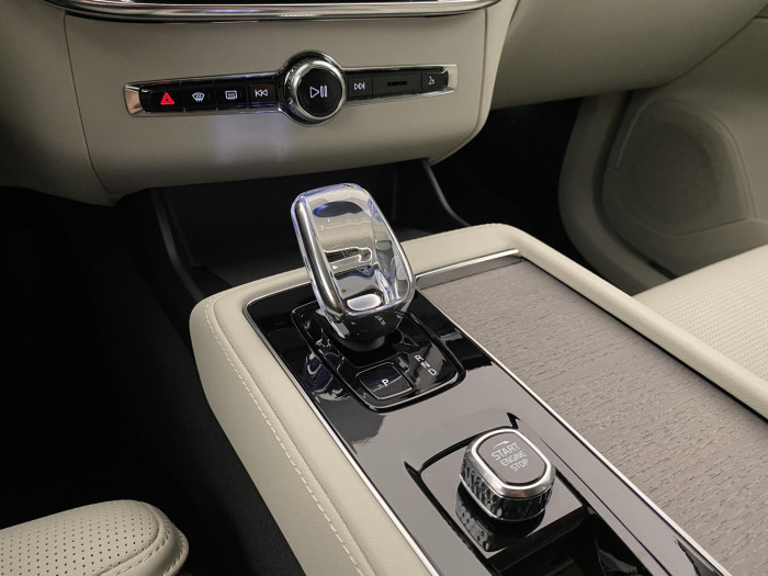 Volvo XC90 T8 AWD RECHARGE BRIGHT PLUS 7m