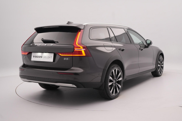 Volvo V60 CC B5 AWD PLUS AUT 1.maj.