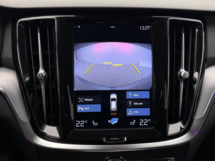 Volvo V60 B4 MOMENTUM PRO REZERVACE 2.0 Momentum