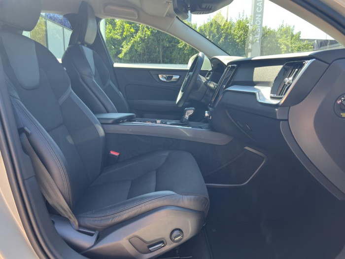 Volvo V60 D3 MOMENTUM Aut CZ REZERVACE 2.0 d Momentum