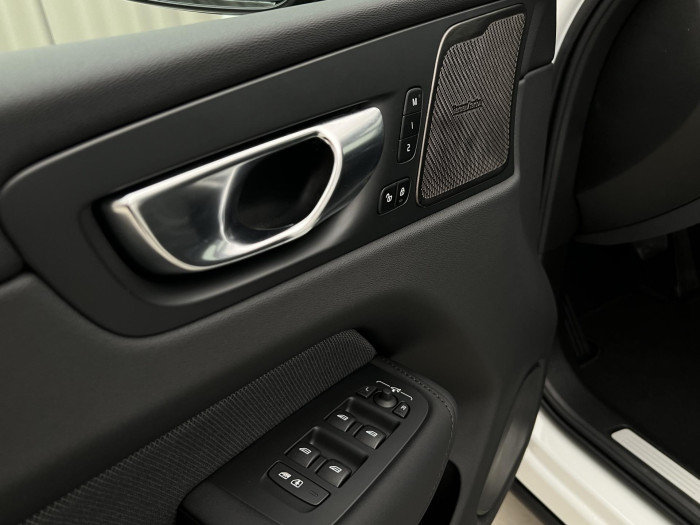 Volvo XC60 B5 AWD BLACK EDITION PLUS AUT