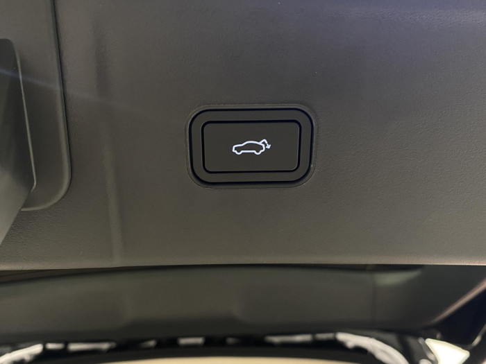 Lynk & Co 08 MORE PHEV