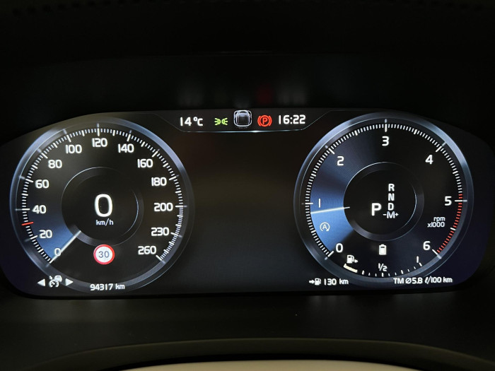 Volvo V60 B4 INSCRIPTION AUT 1.maj.