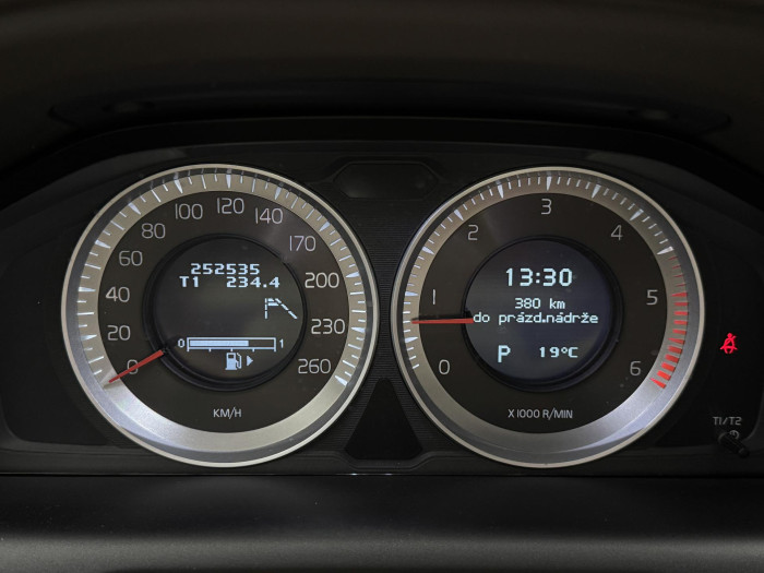 Volvo XC60 D3 AWD SUMMUM AUT CZ 2.4 d Summum