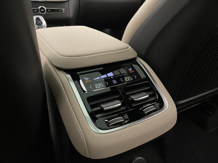 Volvo XC90 T8 AWD RECHARGE BRIGHT ULTRA 7
