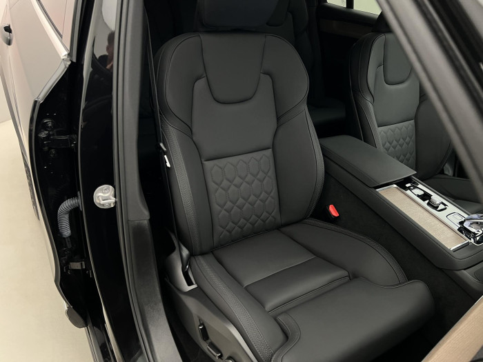 Volvo XC90 B5 AWD PLUS BRIGHT 7MÍST CZ