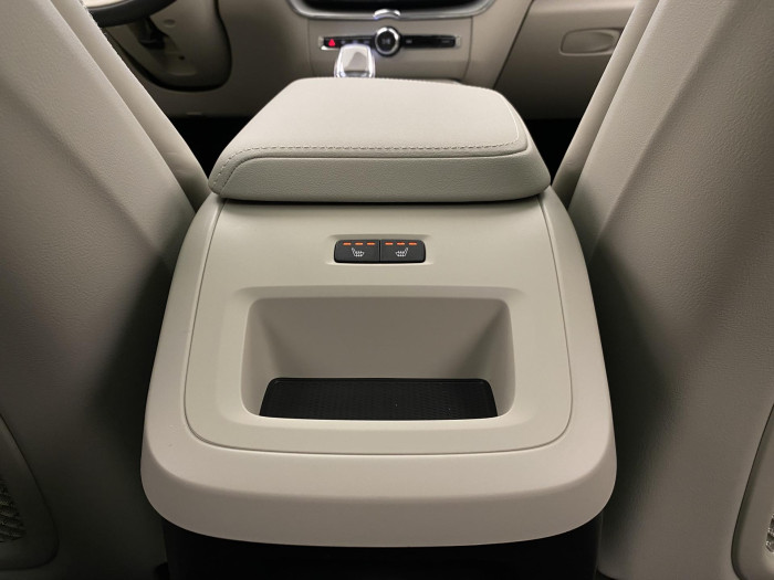 Volvo XC60 T6 AWD PLUG-IN DARK PLUS AUT