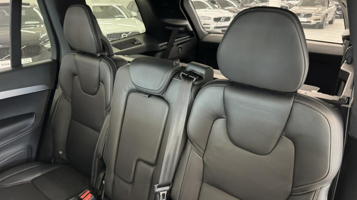 Volvo XC90 T8 AWD RECHARGE REZERVACE