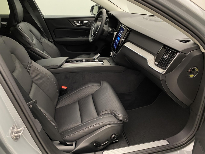 Volvo V60 B4 AUT DARK PLUS