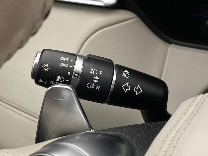 Land Rover Range Rover Velar D275 R-DYNAMIC AWD REZERVACE 3.0 d Dynamic