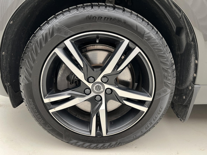 Volvo XC60 B5 AWD R-DESIGN AUT