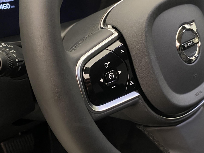 Volvo XC60 B4 AWD DARK PLUS REZERVACE