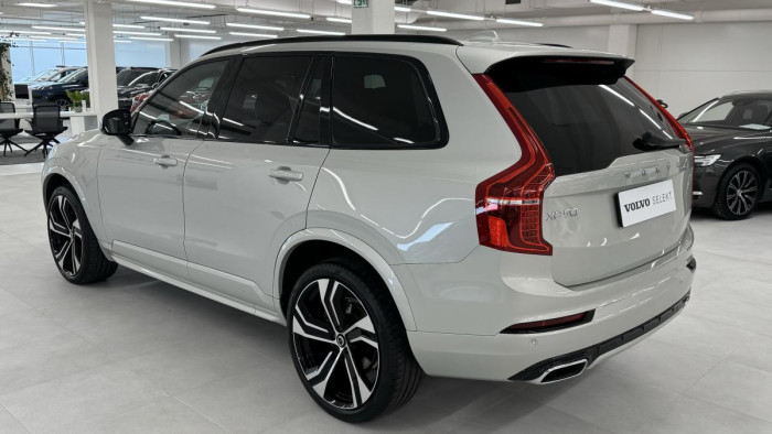 Volvo XC90 B5 AWD R-DESIGN AUT REZERVACE